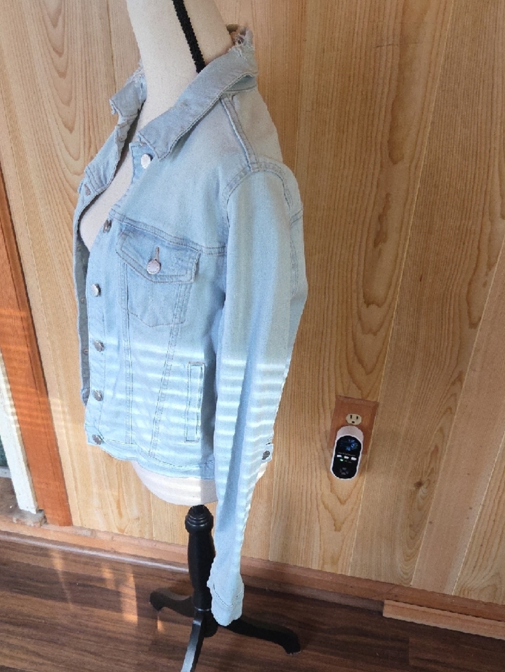 Just USA Light Blue Distressed Denim Jacket - Picture 8 of 9